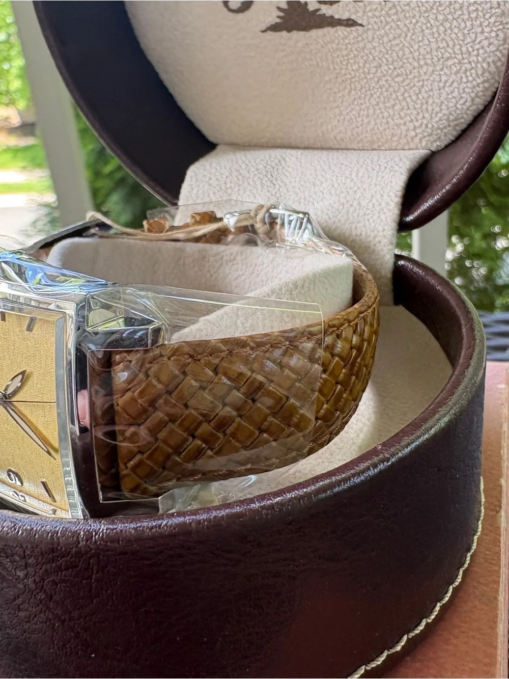 NIB Tommy Bahama Palm TB1000 Men’s Wrist Watch - Picture 4 of 12